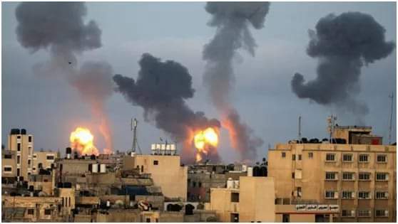 قطاع غزة: إسرائيل تشن غارات جديدة على غزة رداً على البالونات الحارقة