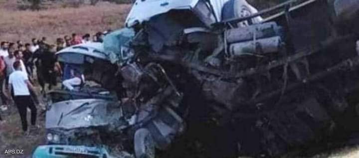 قضى 27 شخصا على الأقل في حادثي سير في الجزائر