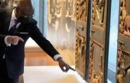 فرنسا اعادت 26 قطعة فنية أثرية من الكنوز الملكية لأبومي التي نهبتها القوات الاستعمارية في القرن التاسع عشر