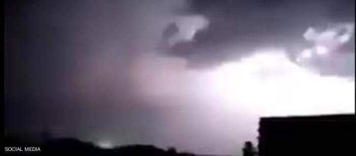 رصد صور عدة لحظات من العاصفة الرعدية التي ضربت محافظة أسوان