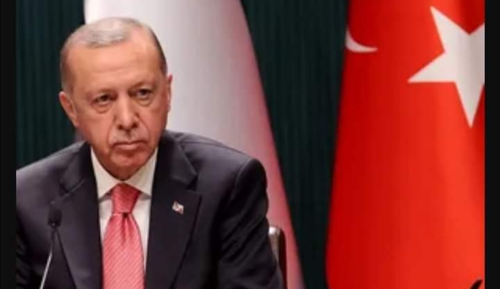 الرئيس التركي رجب طيب أردوغان يعلن عن إصابته وقرينته بفيروس كورونا المستجد.