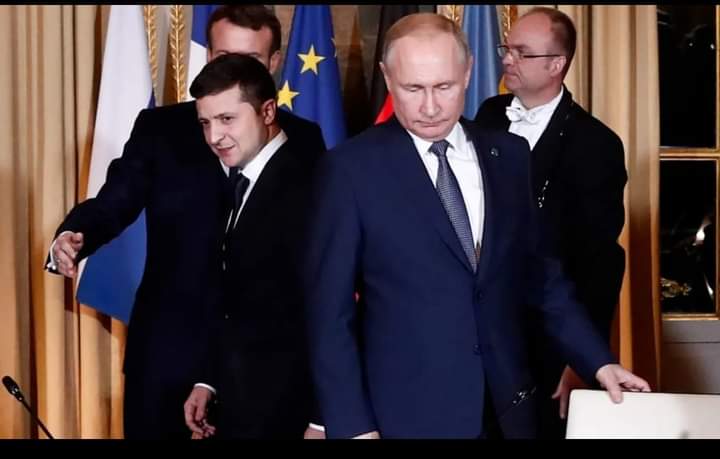 فلوديمير زيلينسكي ونظيره الروسي فلاديمير بوتن للجلوس معا وإجراء محادثات