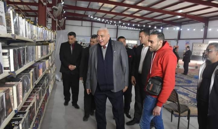 رئيس جامعة مدينة السادات يفتتح معرض الكتاب على هامش عيد الجامعه التاسع