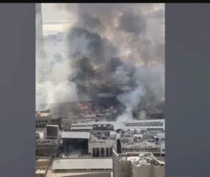 سوق المباركية التراثي في الكويت حريق التهم عشرات المحلات