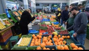 تونس في الأيام الأولى من شهر رمضان صعوبات في توفير احتياجاتها من المواد الغذائية
