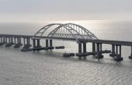 هجوم جوي أوكراني على الجسر الاستراتيجي الذي يربط شبه جزيرة القرم بالبر الروسي