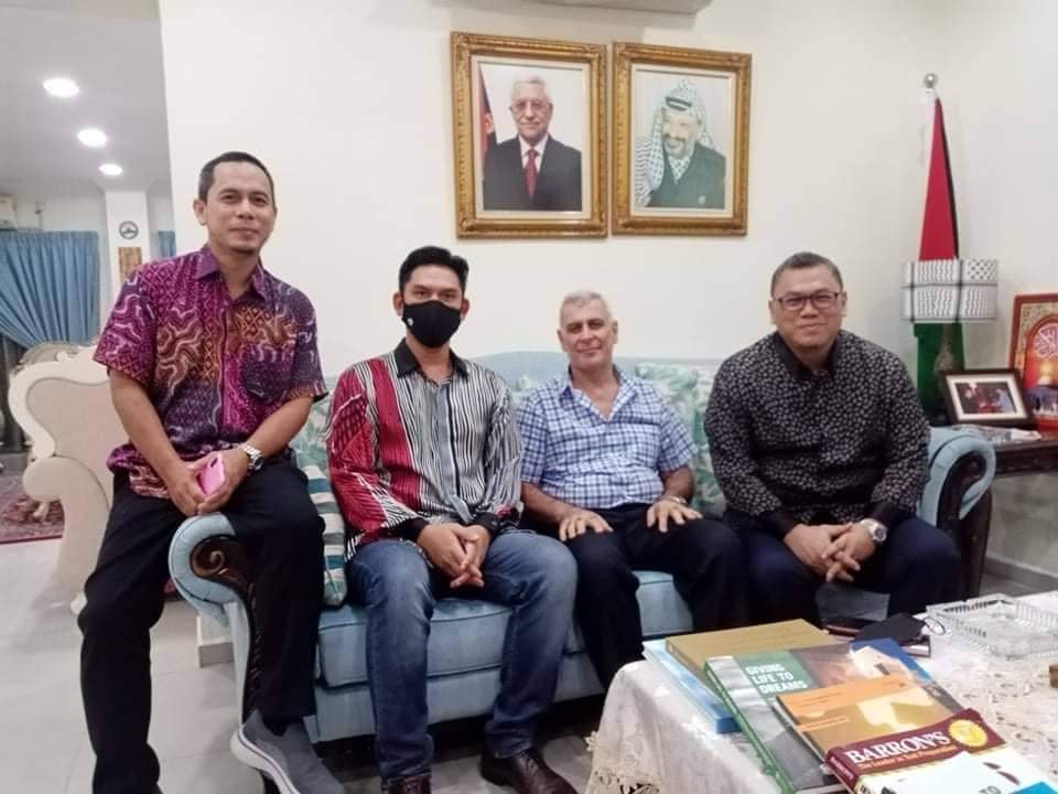 وفد من المجلس الاعلى الماليزي (أعضاء البرلمان) بزيارة رسمية إلى مقر سفارة فلسطين بماليزيا