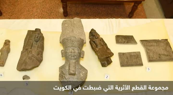 الكويت تسليم 5 قطع آثار فرعونية إلى مصر