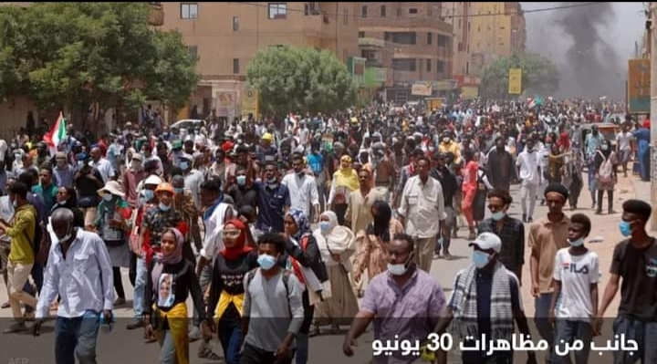 الشارع يواصل التصعيد والمجتمع الدولي يدين العنف باالسودان