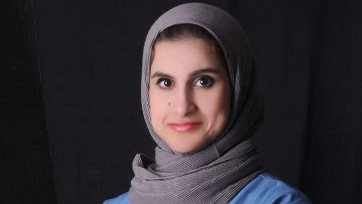 نهى عمارة توضح المشاكل التي يعالجها فينير للأسنان
