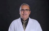 أستاذ بجامعة القاهرة يوضح أبرز أعراض التهاب الأوعية الدموية