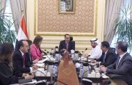 رئيس الوزراء يلتقى رئيس مجلس إدارة شركة أبوظبى القابضة لبحث عدد من الفرص الاستثمارية