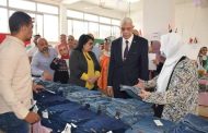 رئيس جامعة المنوفية يفتتح المعرض الخيري للملابس