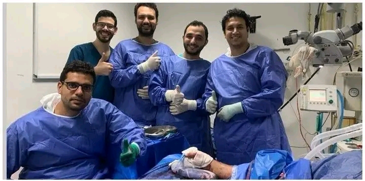 باستخدام تقنية الميكروسكوب الجراحي: فريق جراحة التجميل بمستشفيات جامعة المنوفية ينجح في إعادة يد مبتورة للحركة