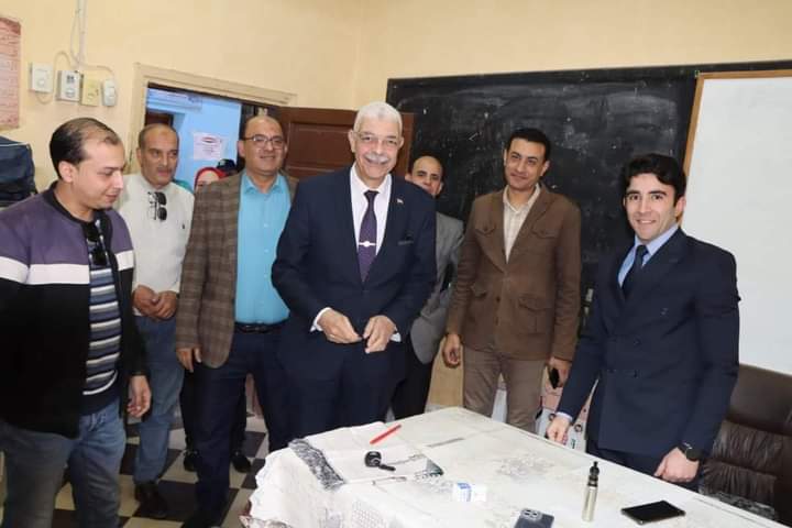 رئيس الجامعة والعاملين بجامعة المنوفية يدلون بأصواتهم في الانتخابات الرئاسية علي مدار ٣ ايام