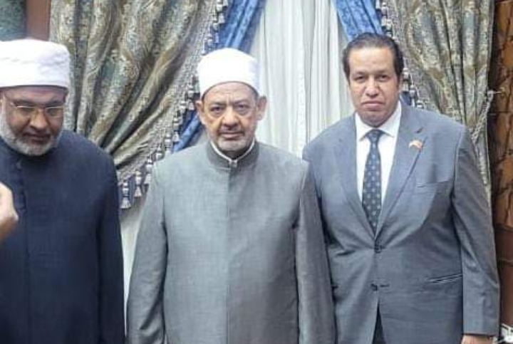 العجواني: لقاء شيخ الأزهر مثمر.. والإمام الطيب يولي اهتمامًا كبيرًا بدعم الطلاب الأجانب