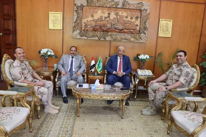 رئيس جامعة المنوفية يلتقى بمديرى إدارة التربية العسكرية الحالى والسابق