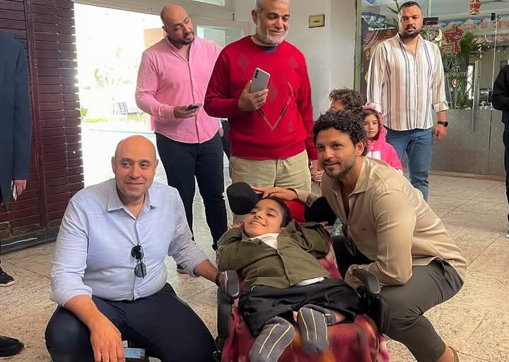 مؤسسة تطبيق سند تُحقق حلم البطل الصغير ياسين بلقاء أسطورة الكرة العربية محمود الخطيب