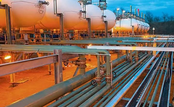 أوروبا تحطم الرقم القياسى باستيراد الغاز الطبيعى المسال