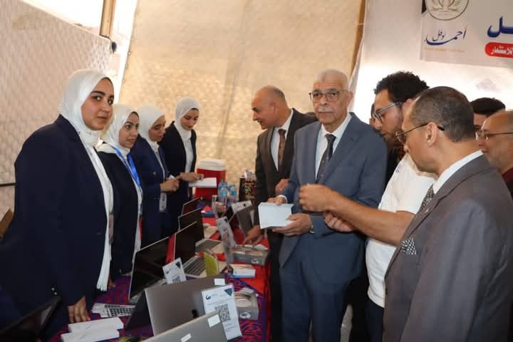 رئيس جامعة المنوفية يفتتح معرضي كلية الهندسة الإلكترونية للمشروعات الطلابية والصناعات الحرفية والتكنولوجية لذوي الهمم