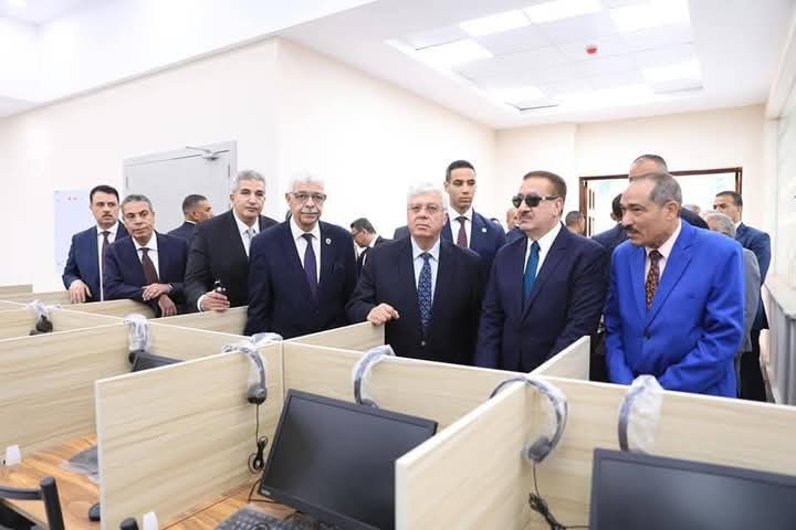 • وزير التعليم العالي ومحافظ المنوفية ورئيس جامعة المنوفية يفتتحون مركز الاختبارات الإلكترونية بكلية الحقوق بجامعة المنوفية