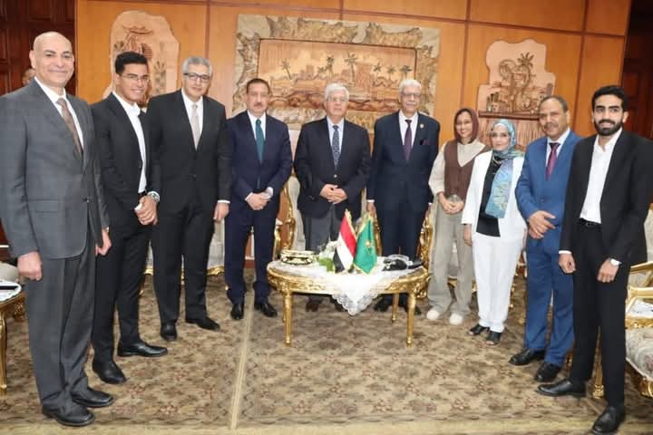 وزير التعليم العالي ورئيس جامعة المنوفية يكرمان طلاب جامعة المنوفية الحاصلين على مراكز أولى على مستوى الجمهورية في الابتكارات العلمية