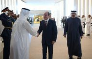 رئيس دولة الإمارات العربية المتحدة يستقبل الرئيس السيسى بمطار 