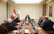 الشيمي يبحث مع الرئيس التنفيذي لمجموعة 