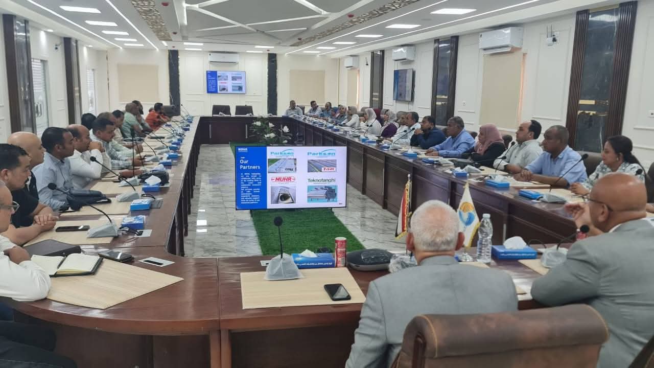 شركة مياه قنا تعقد ورشة عمل لدعم الصناعات الوطنية وتشجيع المنتج المحلي