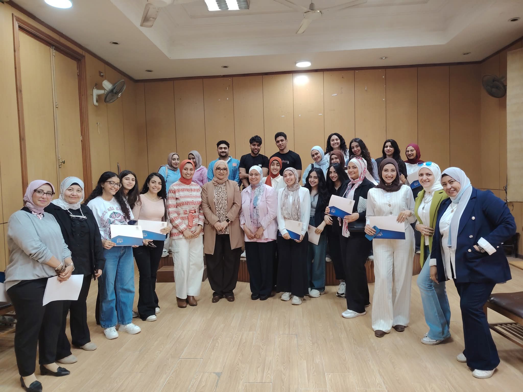 إعداد القادة تختتم اللقاءات التدريبية لطلبة كلية الإعلام جامعة القاهرة بمصر الجديدة