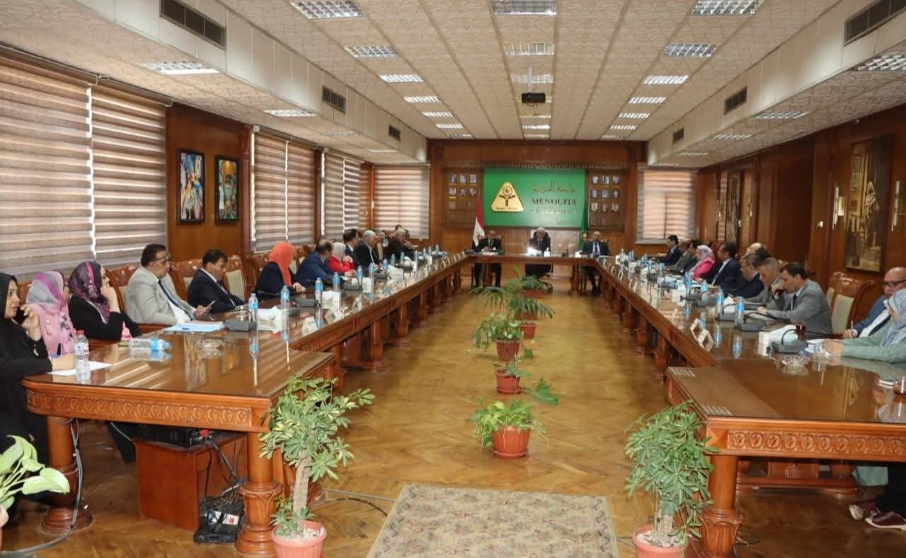 مجلس جامعة المنوفية فى جلسته اليوم.. * رئيس الجامعة يقدم التهنئة لرئيس الجمهورية بمناسبة ثورة ٣٠ يونيو المحطة الفارقة فى تاريخ الوطن