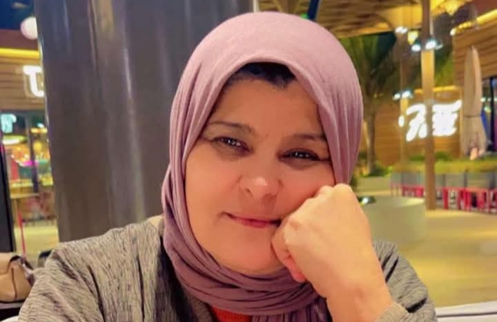 أريد أن أكتب… لكن الشوق يمنعني”