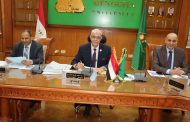 رئيس جامعة المنوفية يترأس اجتماع مجلس الجامعة ويكرم عمداء علوم الرياضة والتربية والعلوم والآداب لانتهاء فترة عمادتهم