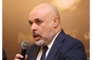 إيهاب واصف: الذهب في مصر يشهد تذبذبًا رغم الدعم العالمي.. وسعر الصرف يضغط على السوق المحلي