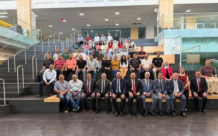 رئيس جامعة المنوفية يلتقي بالطلاب المصريين المشاركين في برامج التدريب الصيفي بجامعة لويفيل الأمريكية