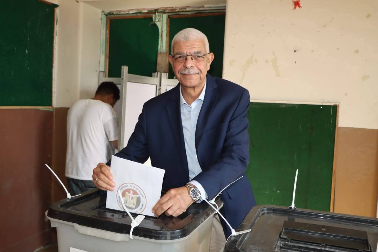 رئيس جامعة المنوفية يدلي بصوته في انتخابات مجلس الشيوخ ويثمن جهود الدولة لتعزيز الديمقراطية