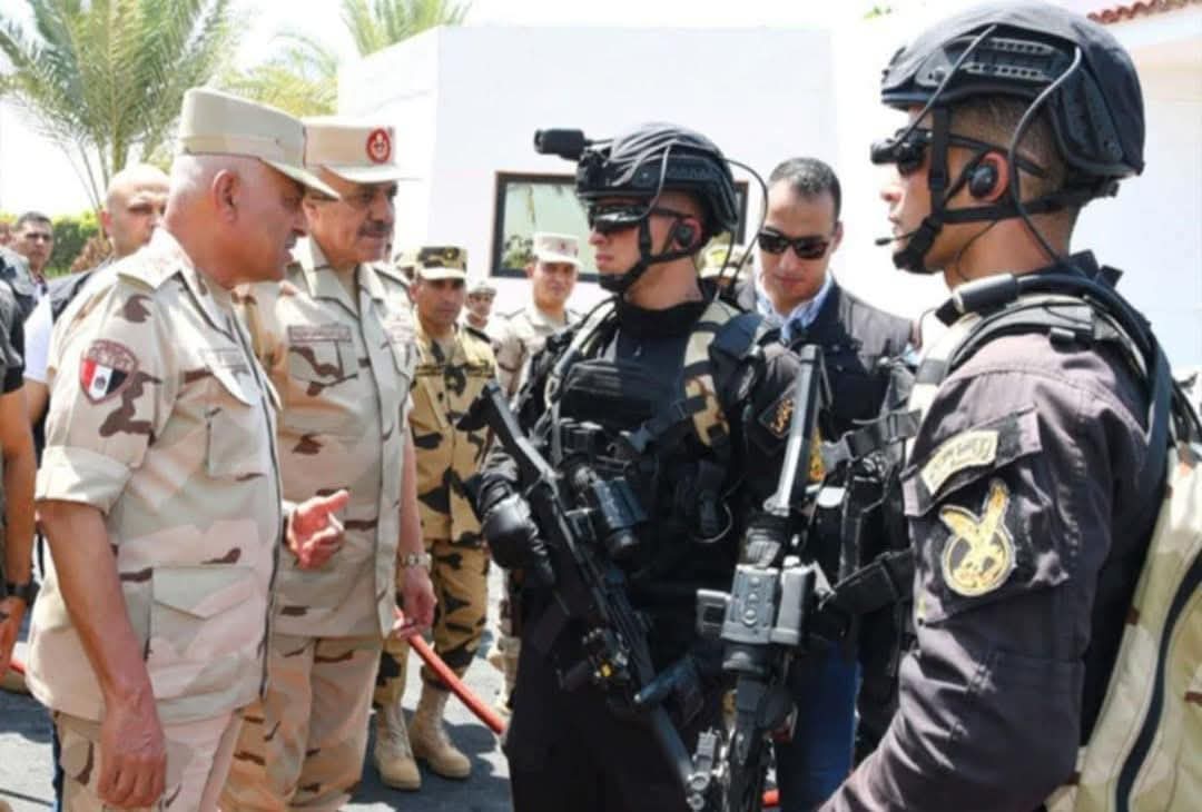 القائد العام للقوات المسلحة يلتقى مقاتلى القوات الخاصة ويؤكد استمرار دعمهم للحفاظ على أمن الوطن