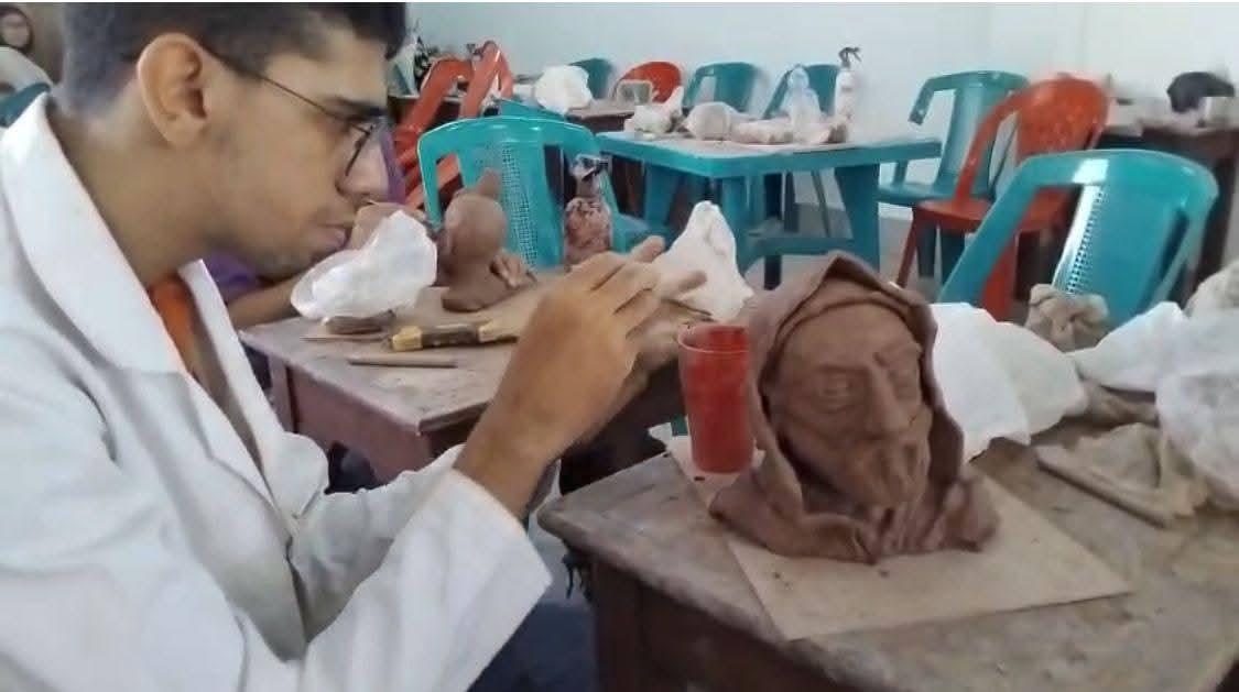 مشاركة ناجحة لطلاب اكاديمية طيبة فى الورشة الفنية التى أقامتها وزارة التعليم العالي