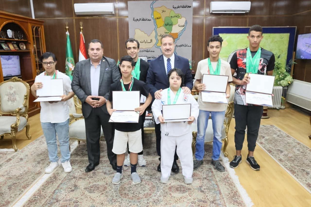 : محافظ المنوفية يكرم عدداً من ذوي الهمم المتميزين رياضياً الحاصلين علي مراكز متقدمة في مختلف البطولات الرياضية علي مستوي الجمهورية