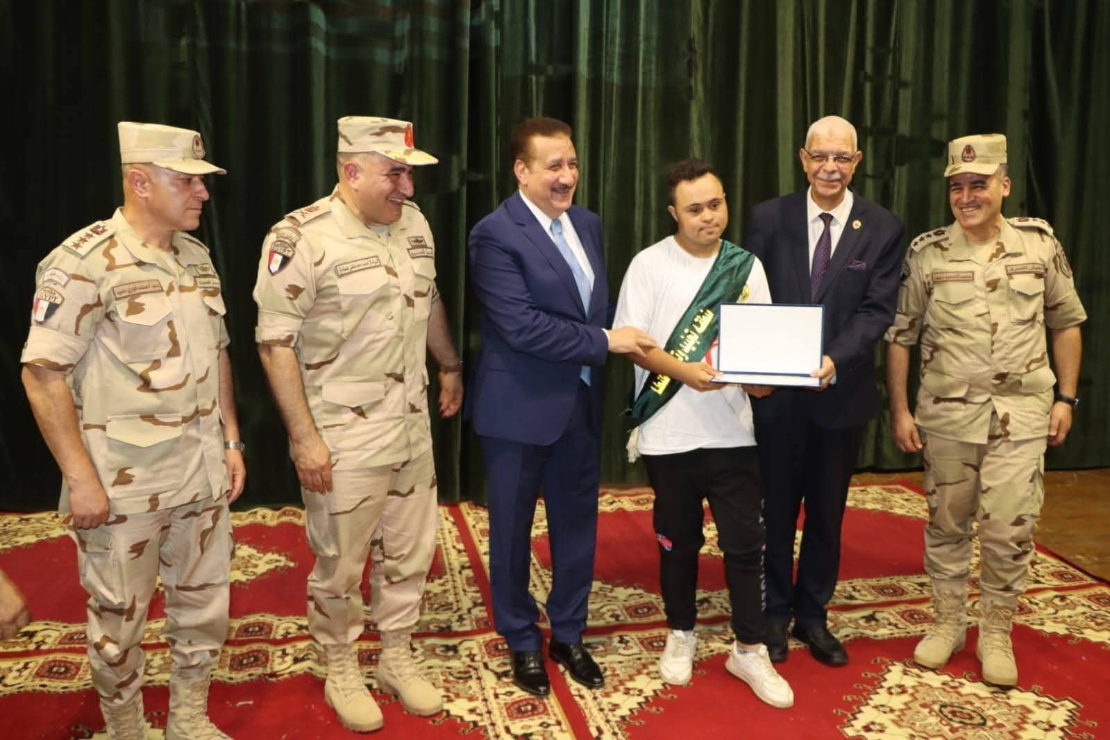 رئيس جامعة المنوفية يعقد اجتماع مجلس الجامعة ويعلن اعتماد برنامجين بالهندسة الإلكترونية
