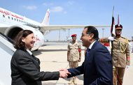 رئيس الوزراء يستقبل نظيرته التونسية بمطار القاهرة الدولى