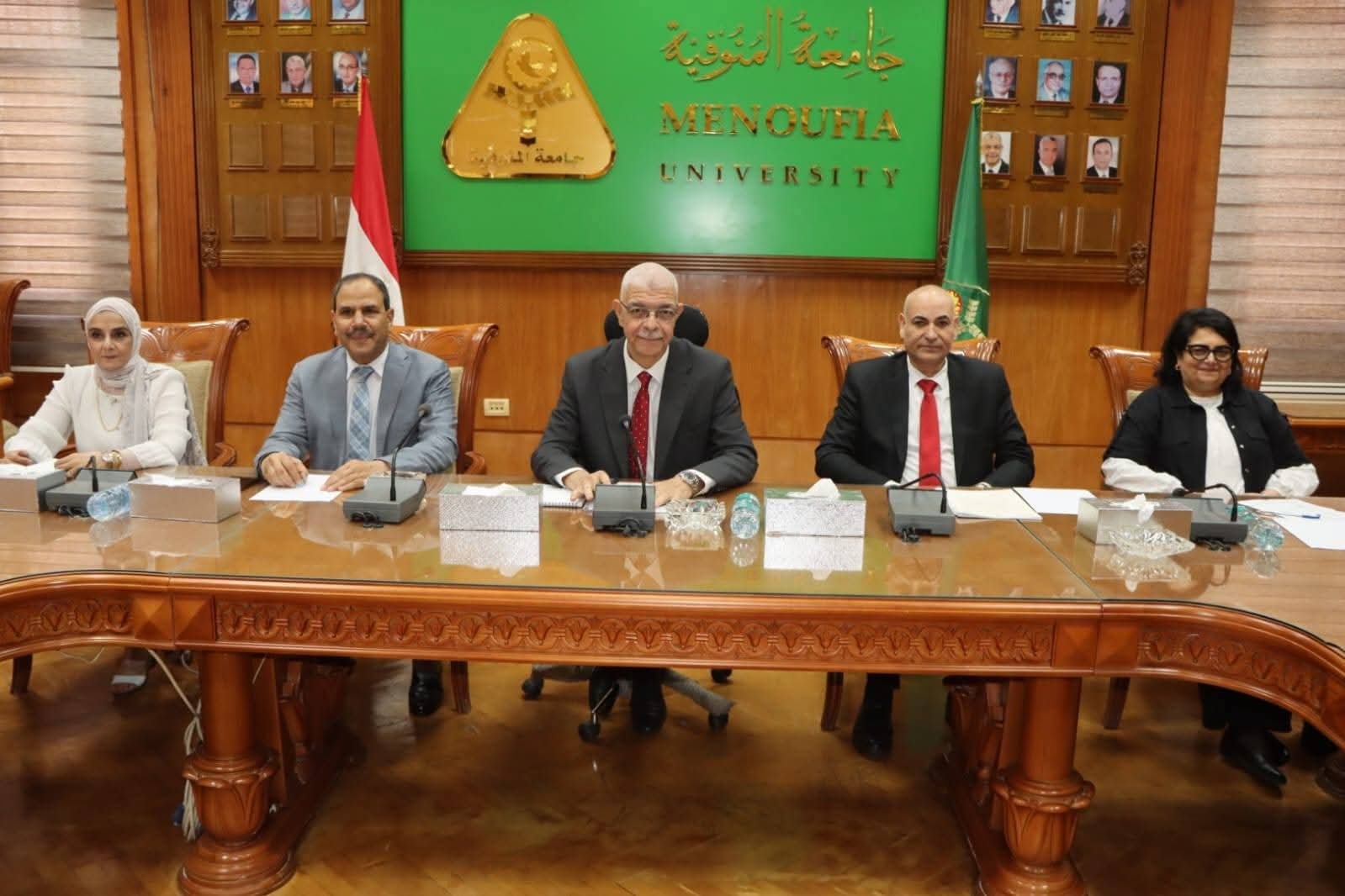 القاصد يوجه بتطوير الخطة التدريبية لتأهيل خريجي القطاع الطبي من جامعتي المنوفية والمنوفية الأهلية وتوفير فرص تدريب متميزة للطلاب وطلاب الامتياز والأطباء المقيمين بالمستشفيات الجامعية
