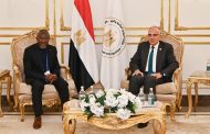 الدكتور سويلم يلتقي المدير التنفيذي للجنة الوطنية لمياه الشرب والصرف الصحي بدولة ليبيريا ضمن فعاليات أسبوع القاهرة الثامن للمياه