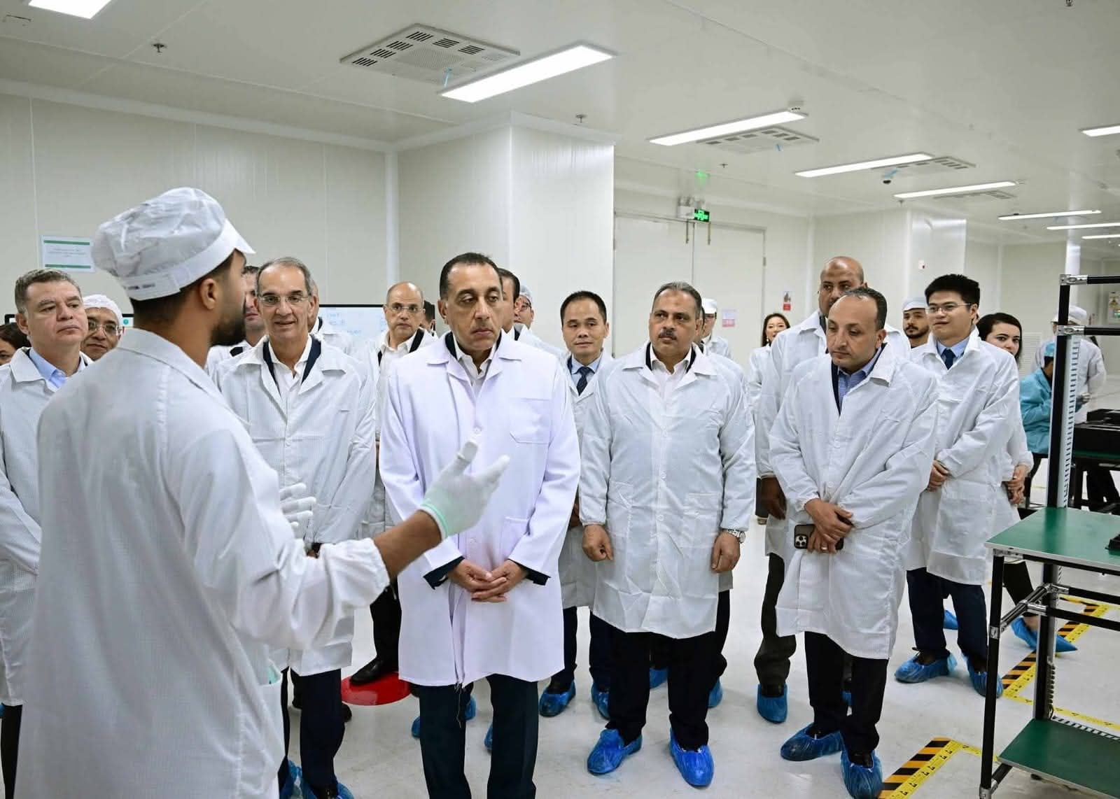 وزير الاتصالات: تطبيق منظومة حوكمة أجهزة الهواتف المحمولة أسهم فى تحفيز الشركات العالمية على الاستثمار والتوسع فى عمليات التصنيع فى مصر