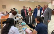 عميد حقوق قنا يتفقد فعاليات مبادرة “اطمّن ٢” للكشف عن السكري بجامعة قنا