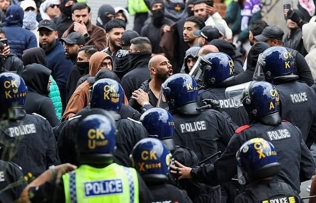 الملاذ الذى انقلب فخا كيف تحولت بريطانيا من حضن الامل الى ساحة عداء للمهاجرين