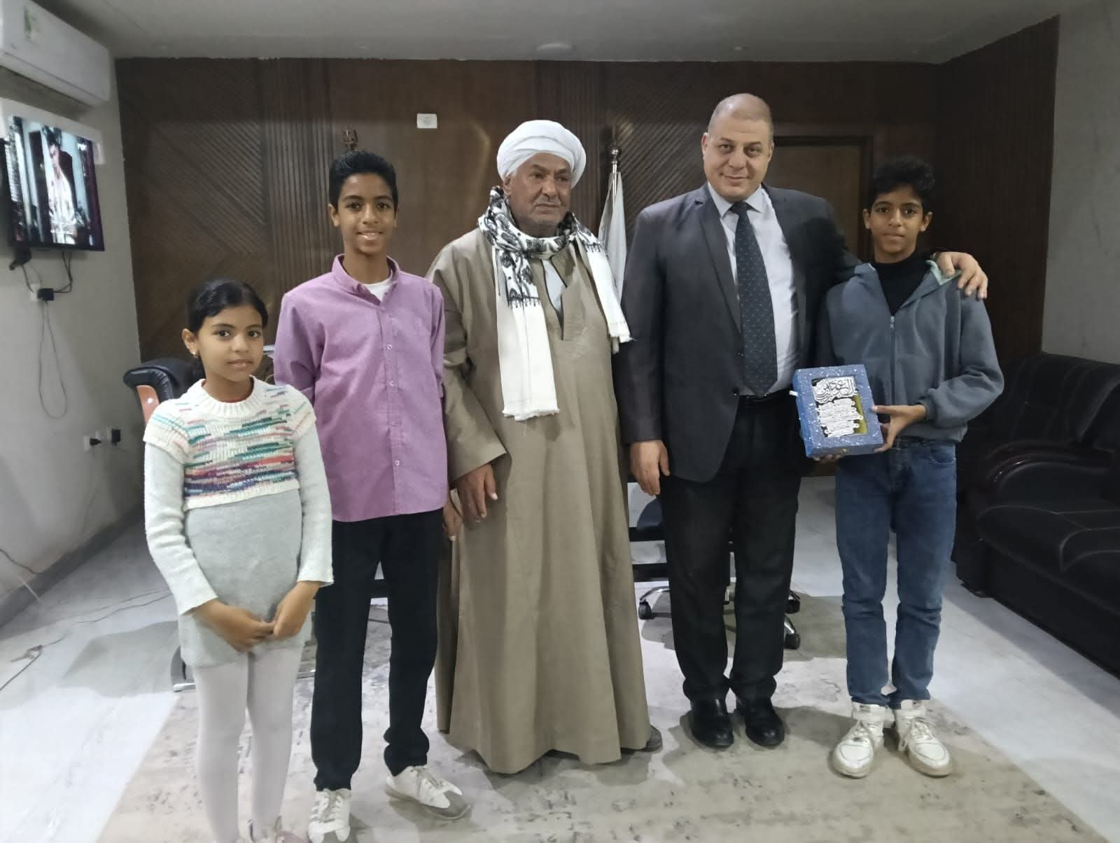 وكيل تعليم قنا يكرم الحاصلين علي المركز الاول والميدالية الذهبية للبطولة الدولية للكارتيه