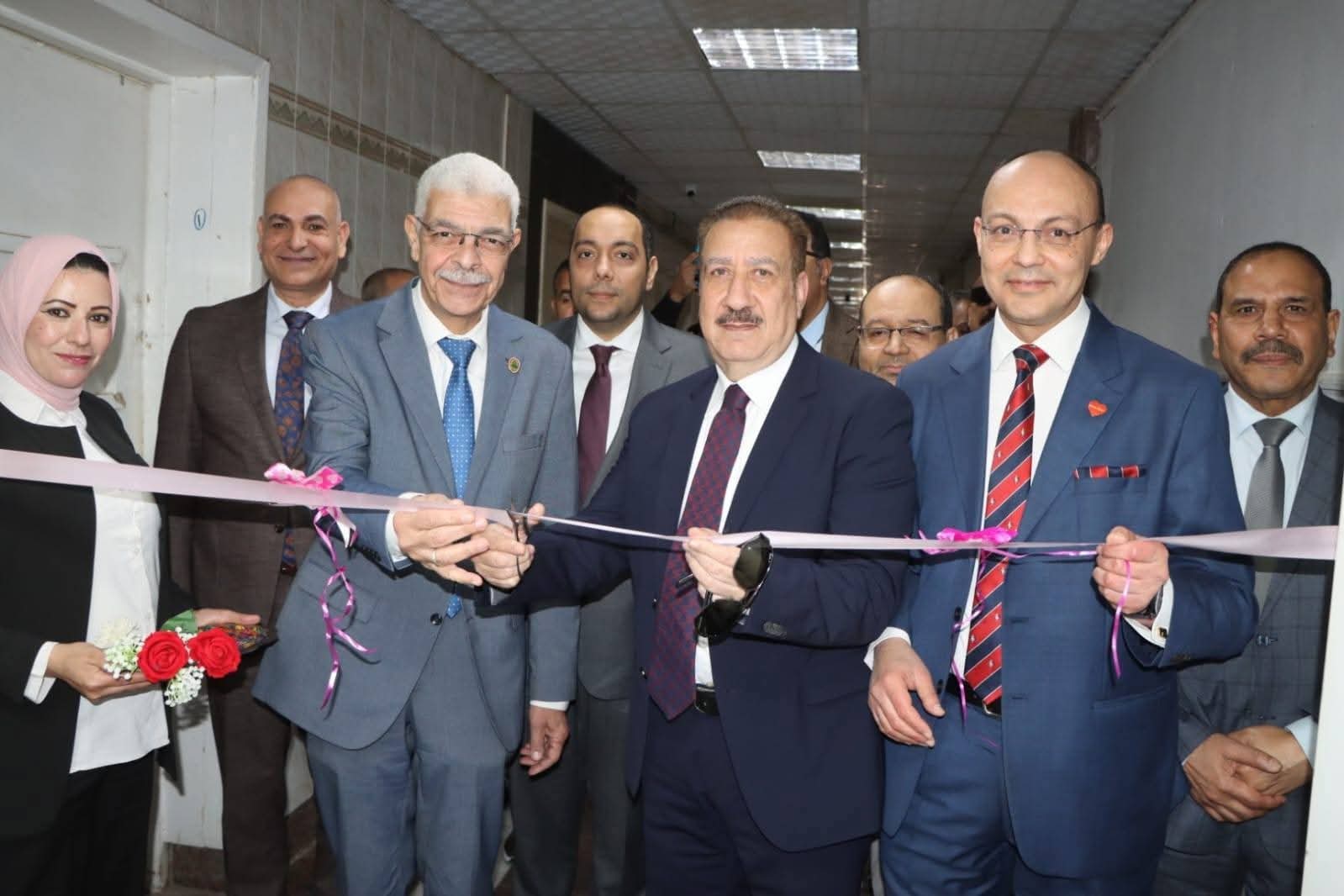 الاارئيس جامعة المنوفية والمحافظ يفتتحان عددًا من المشروعات الطبية الجديدة بمستشفى الطوارئ دعمًا لمنظومة الرعاية الصحية بالمحافظة
