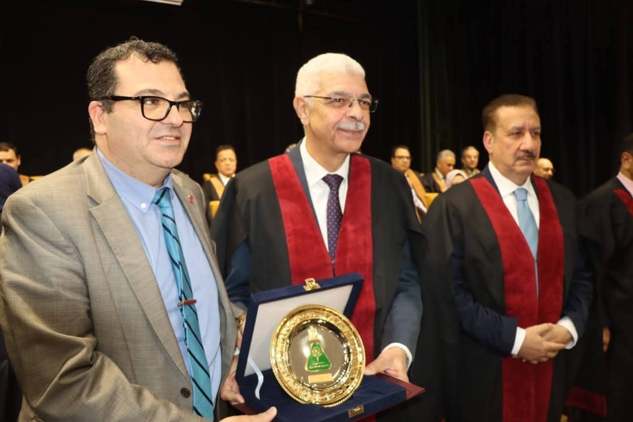في عيدها الـ49 رئيس جامعة المنوفية يكرم الدكتور أيمن الباز وأوائل الخريجين ورواد البحث والنشر الدولي