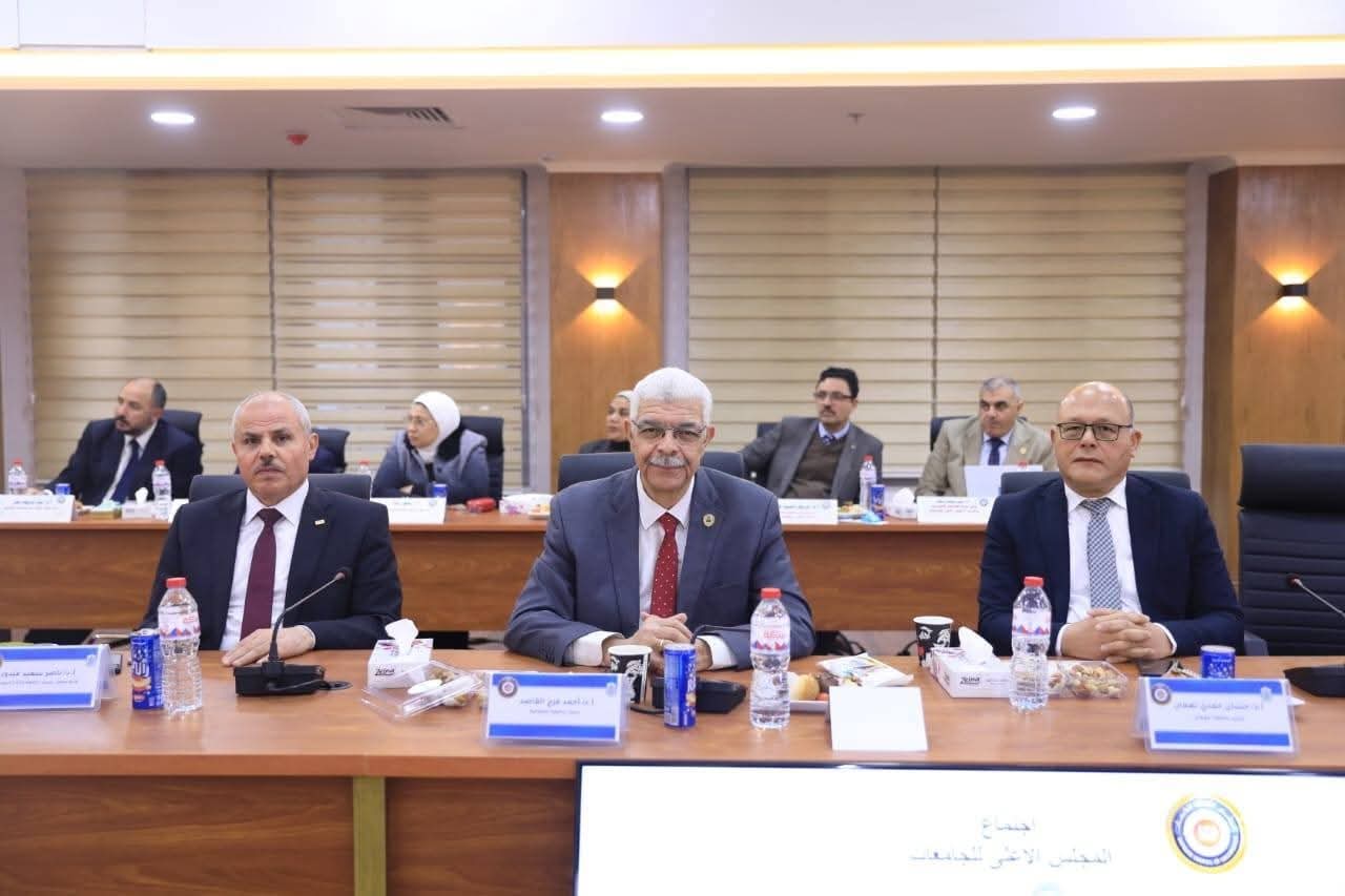 رئيس جامعة المنوفية يشارك في اجتماع المجلس الأعلى للجامعات بجامعة بورسعيد